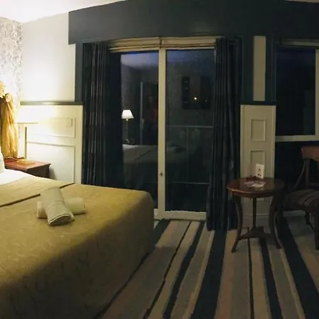 The Vero Townhouse Killarney Bed & Breakfast