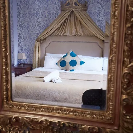 The Vero Townhouse Killarney Bed & Breakfast